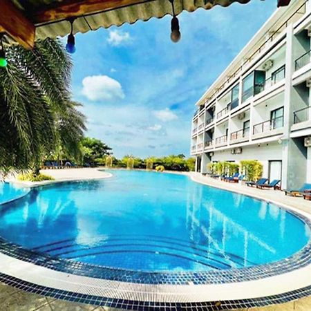 Kep Bay Hotel & Resort Exterior photo